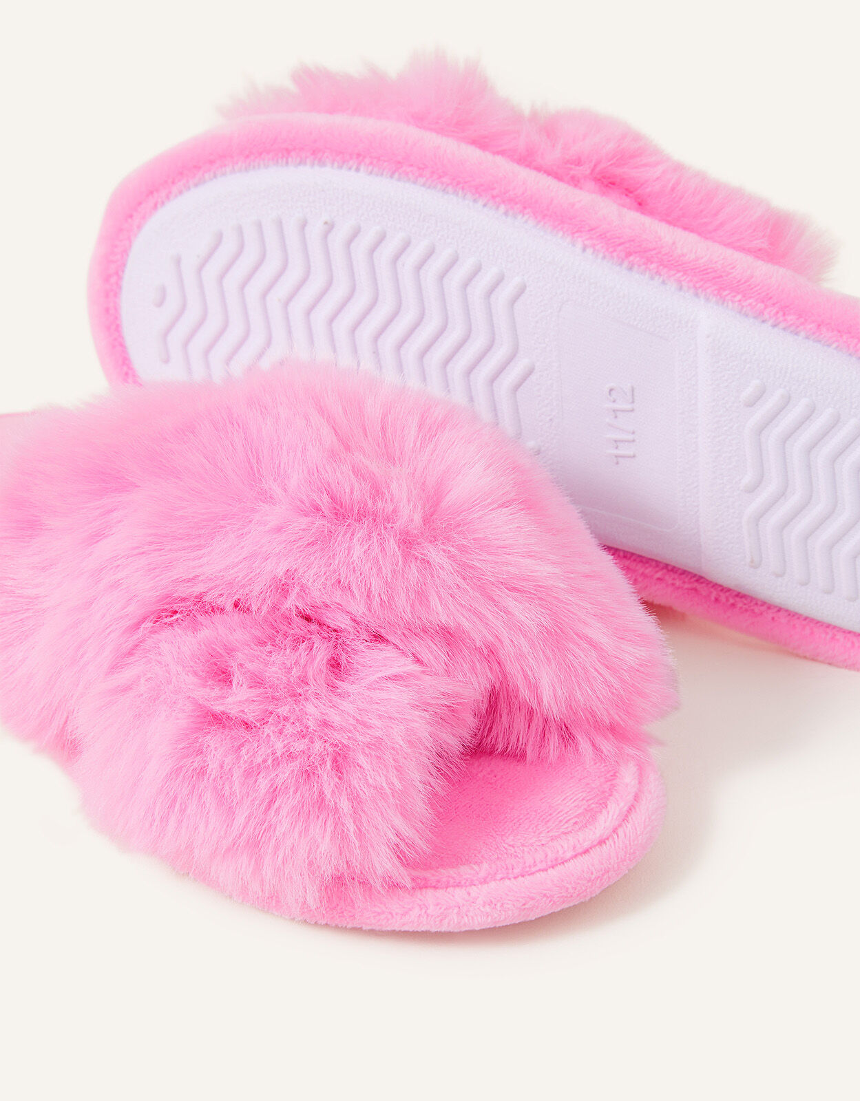 Girls sales fluffy sliders