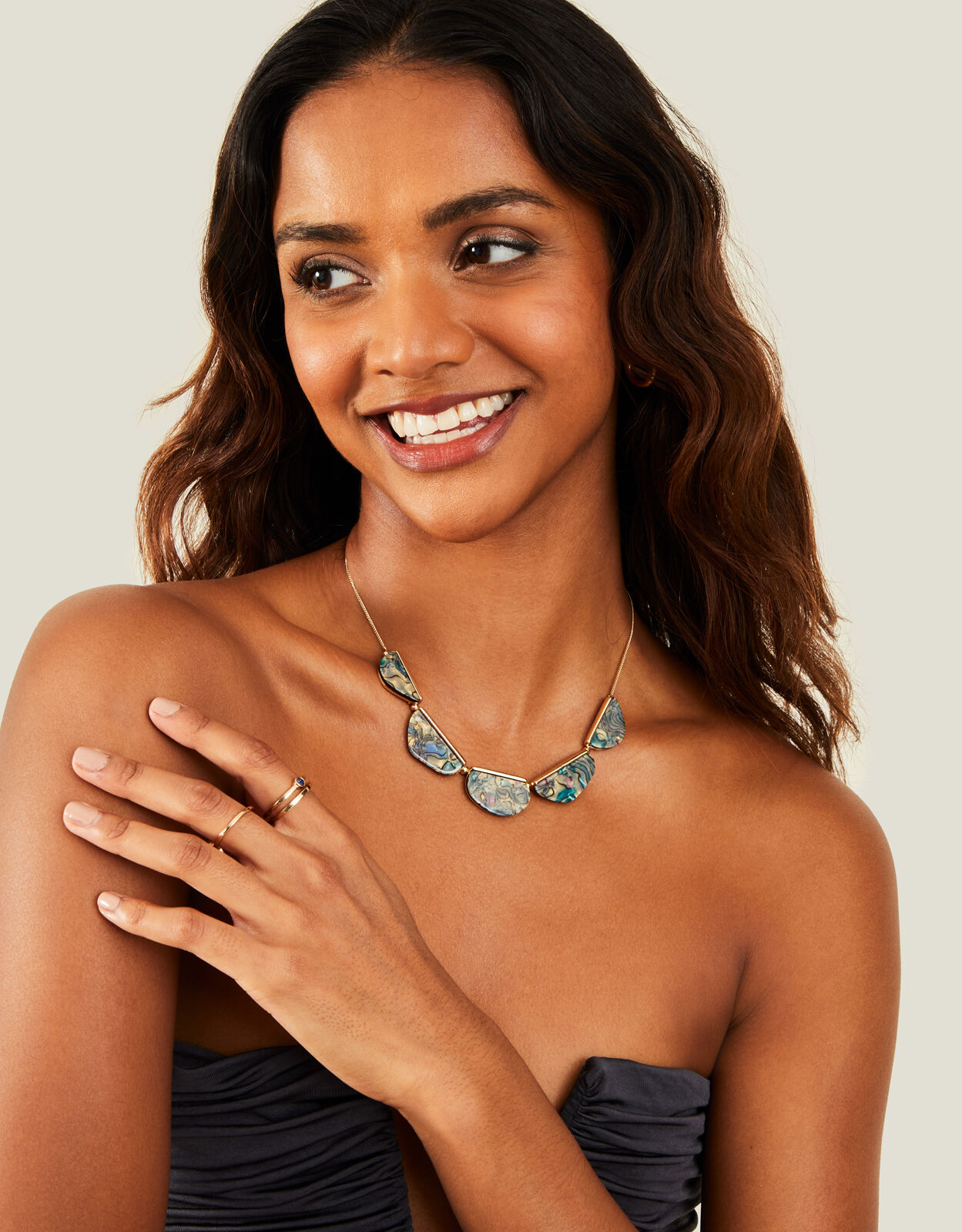 Gold semi cheap circle necklace