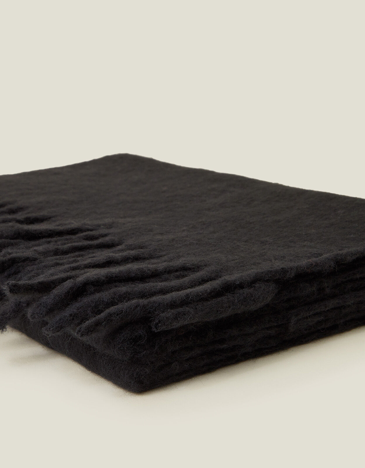 Plain Tassel Scarf Black | Black Friday | Accessorize Global