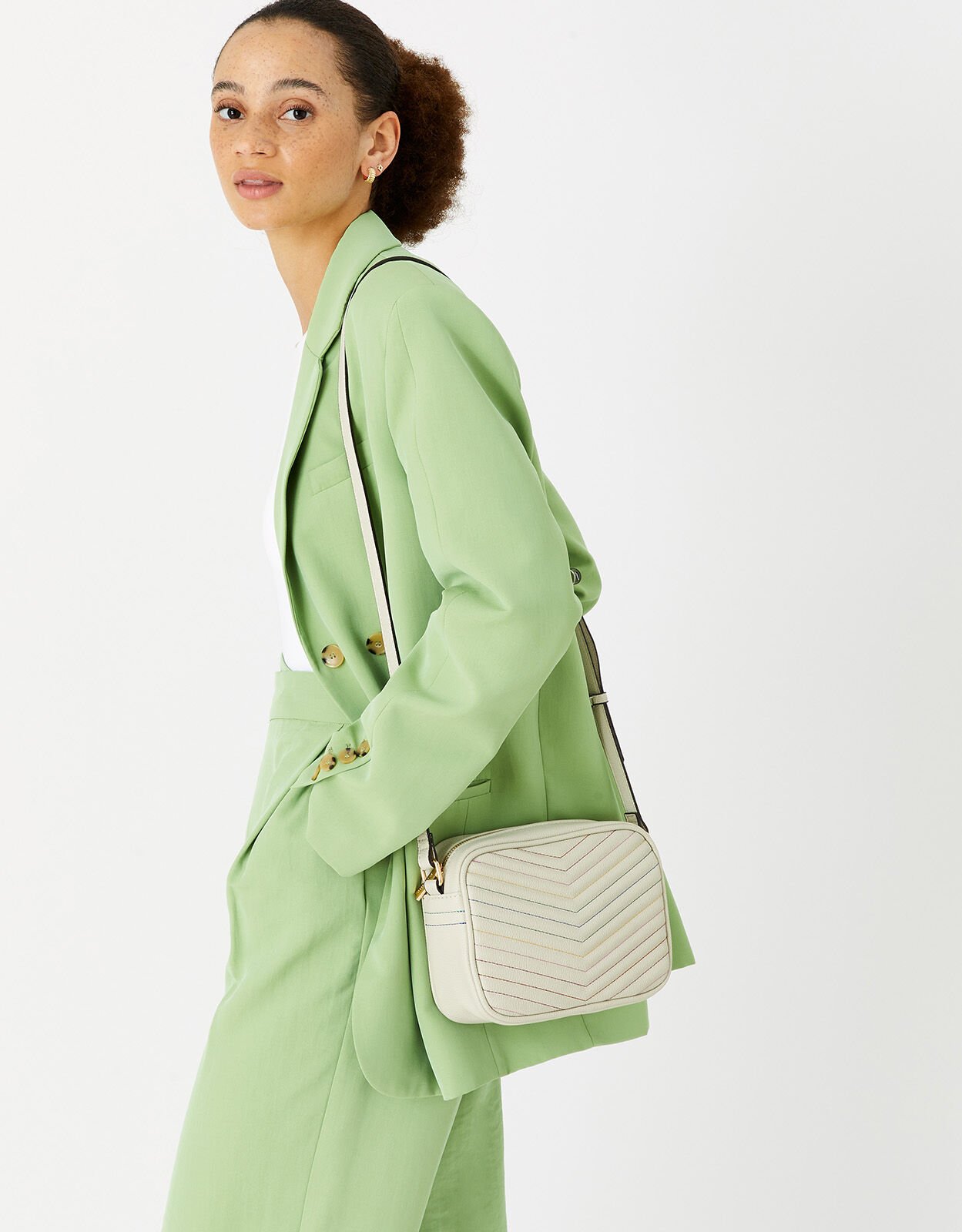 Quilted chevron crossbody bag outlet