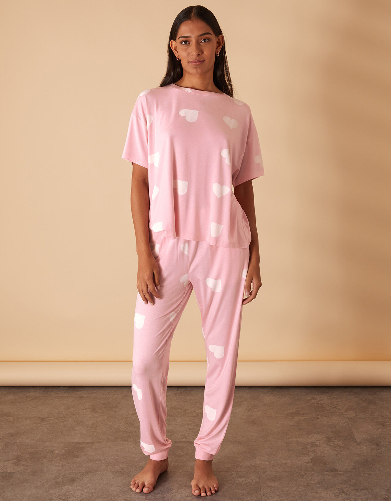 Monogrammed Sweatsuit Kleding Dameskleding Pyjamas & Badjassen Sets Gepersonaliseerde Sweatpants en Sweatshirt Set Monogram Sweatpants & Sweatshirt Set Lounge Set 