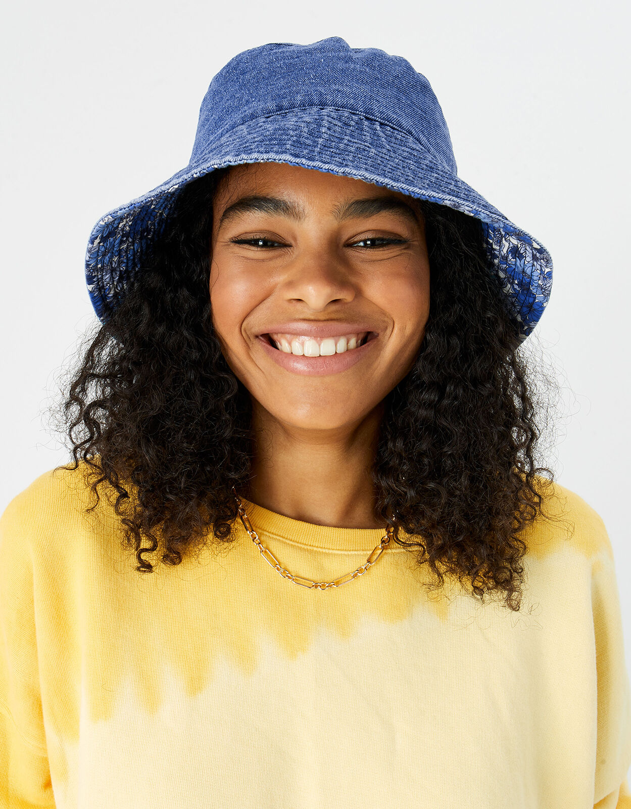 Ladies denim shop hats