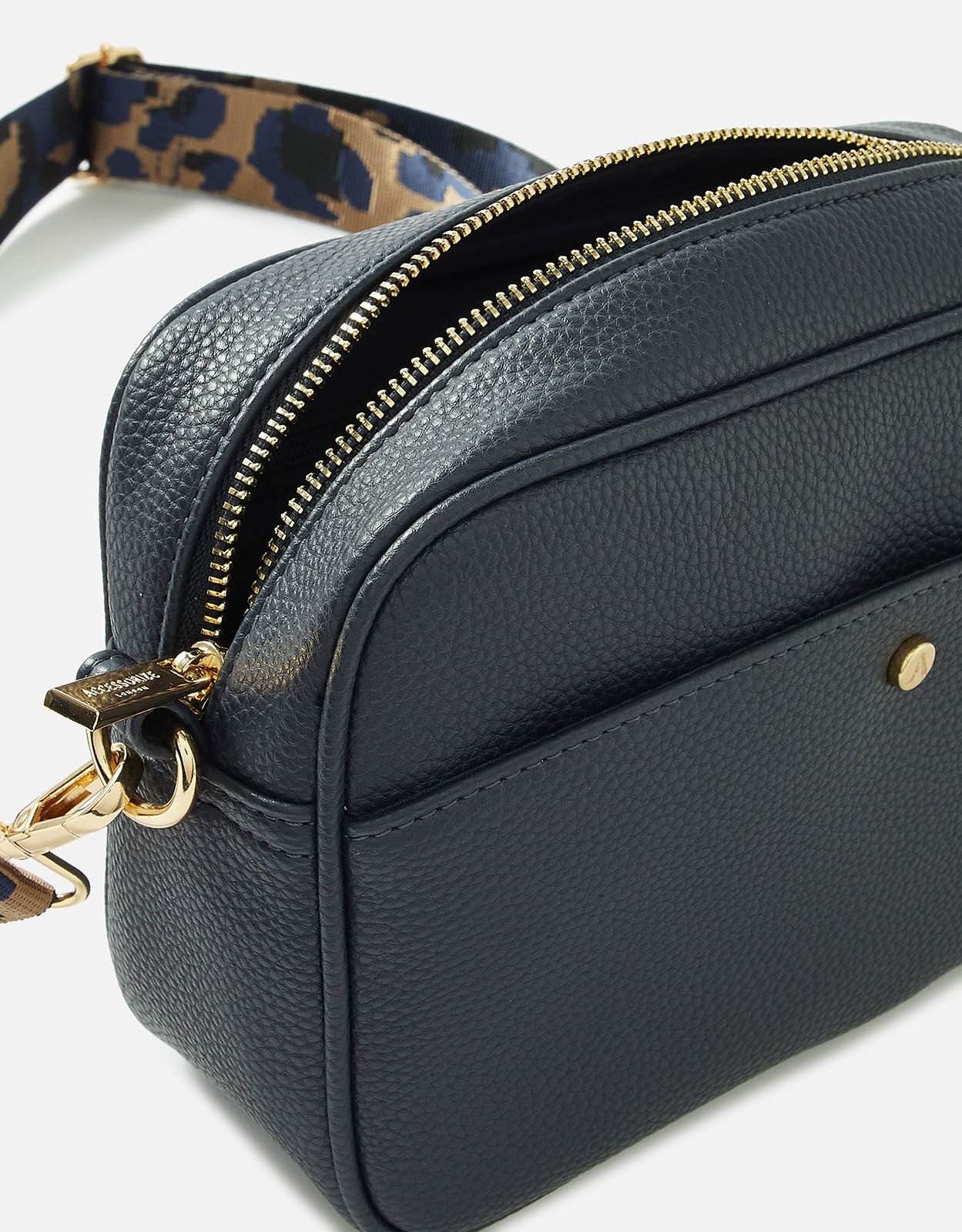 Accessorize camera hotsell bag