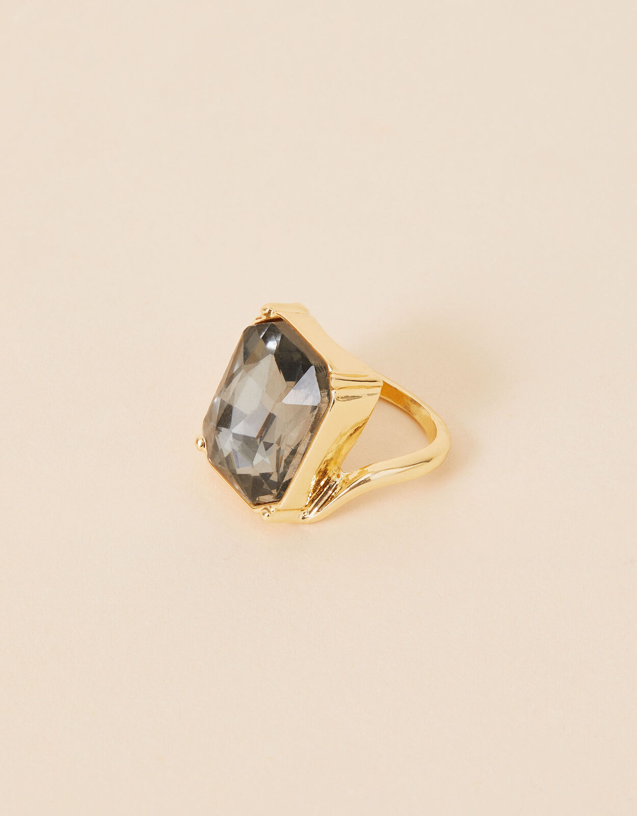 Large stone statement clearance rings