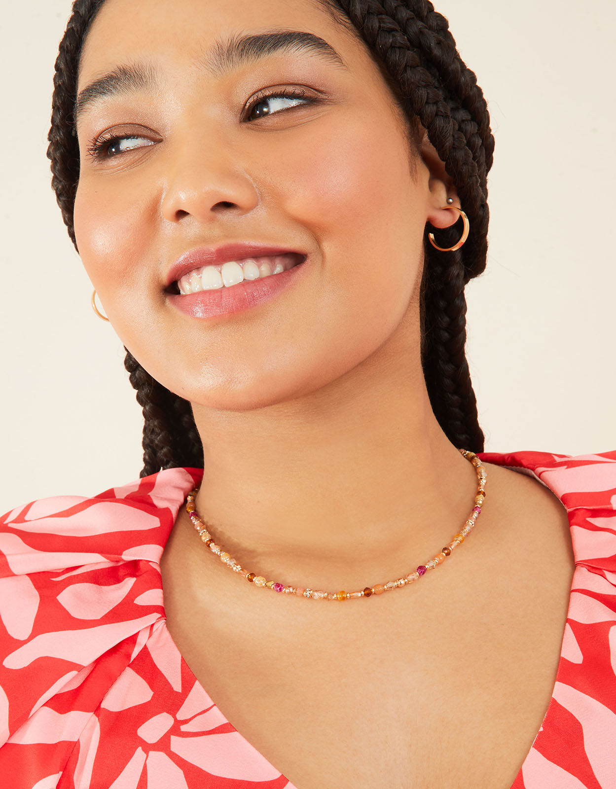 Short top beaded necklaces
