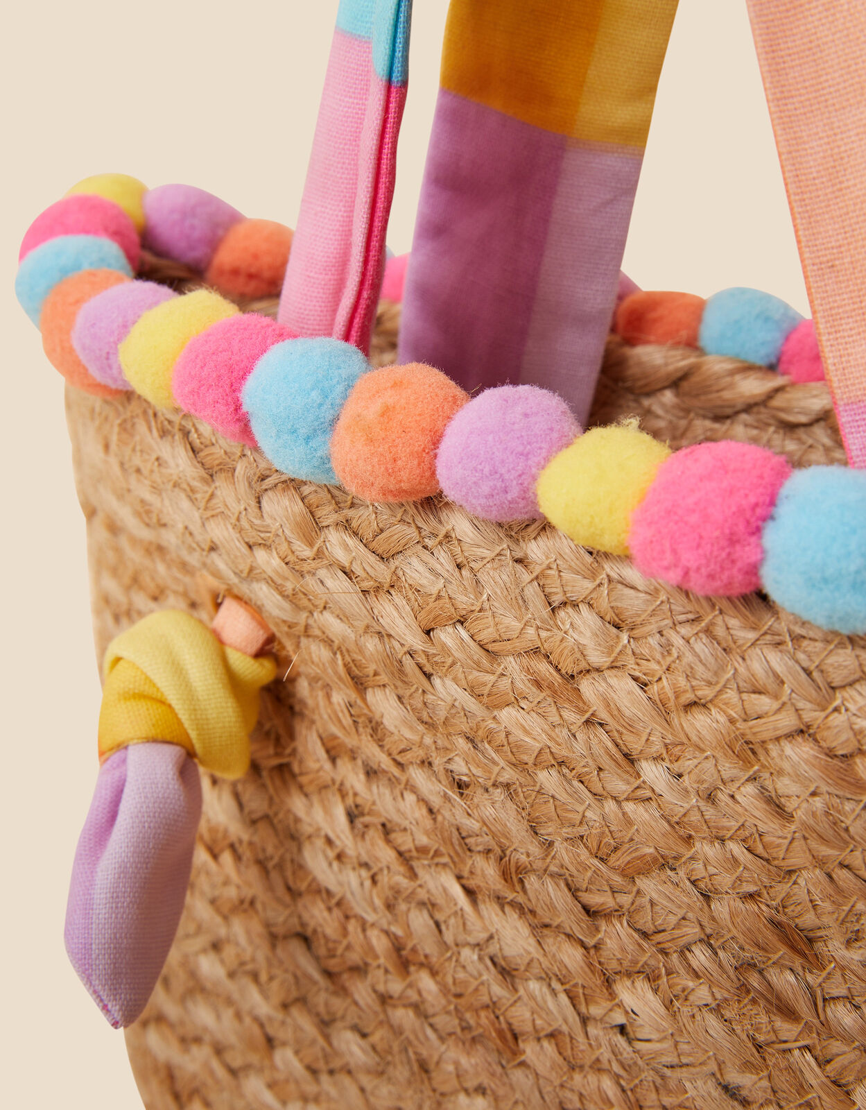 Straw cheap pom pom