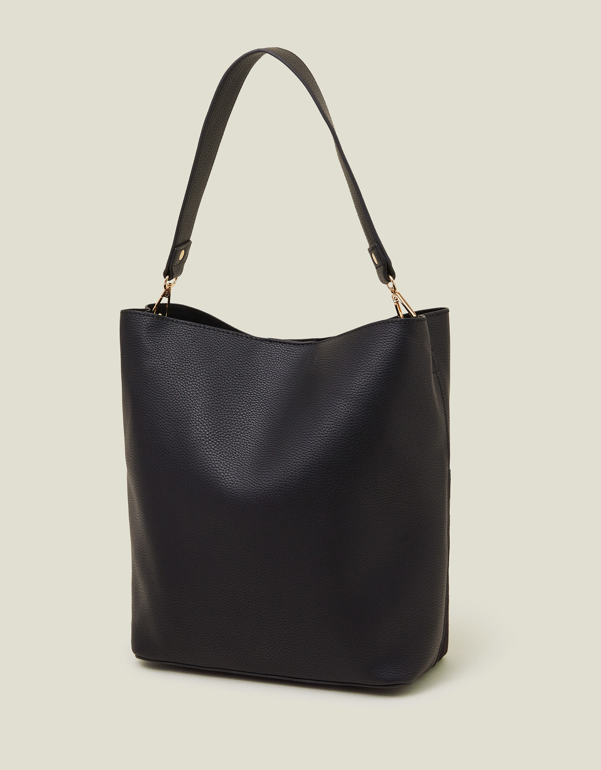 Black bucket shoulder bag 2025