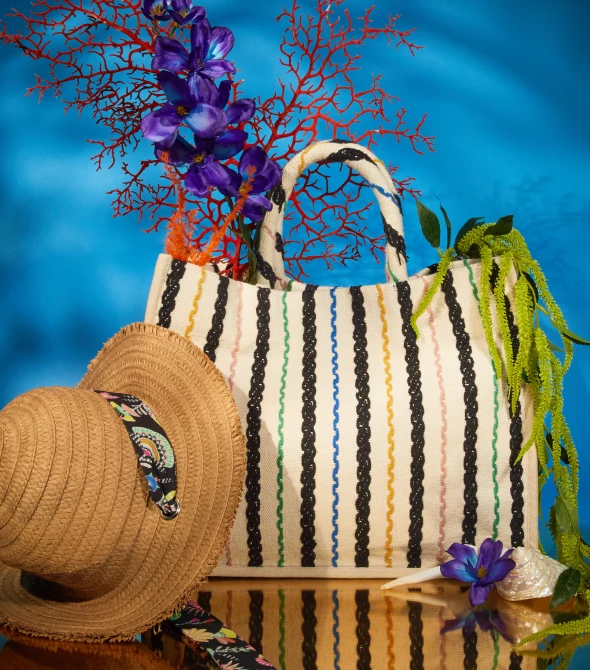 Billabong talk to store the palm tote
