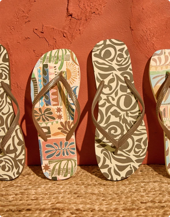 SHOP SANDALS & FLIP FLOPS
