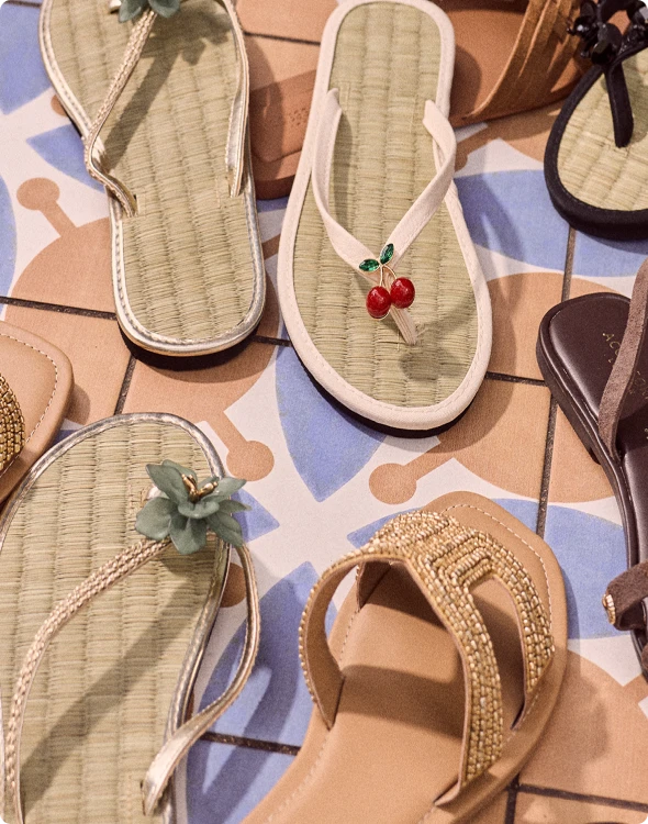 SANDALS & FLIP FLOPS