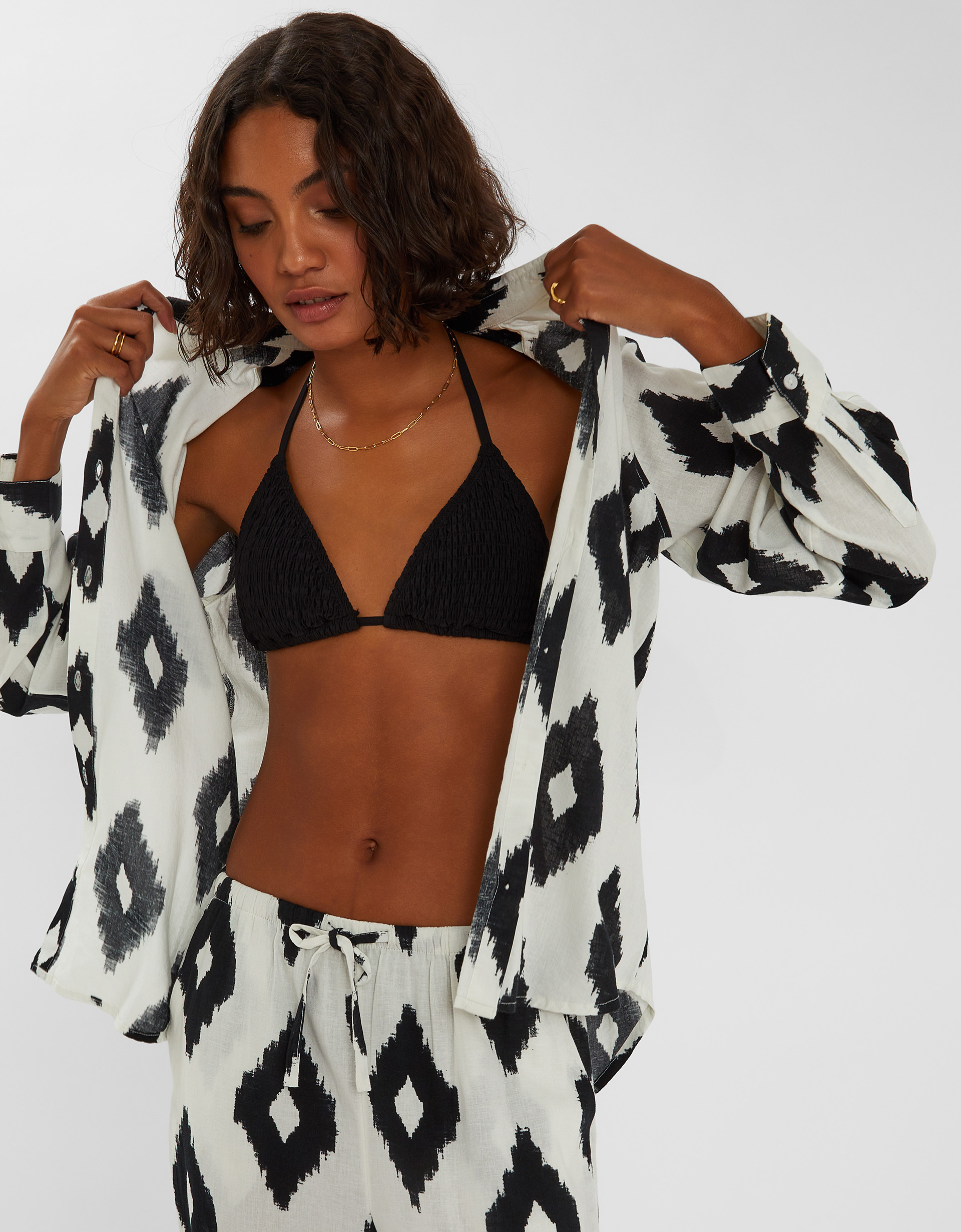Abstract Diamond Print Shirt Black, Size: L - Accessorize