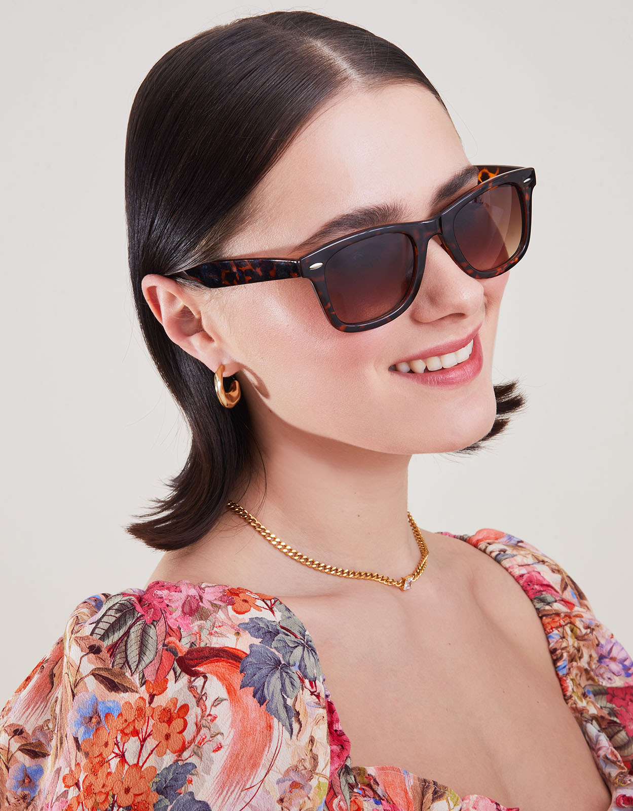 Accessorize Women's Black/Yellow Classic Flat Top Sunglasses, Size: L 17 cm
