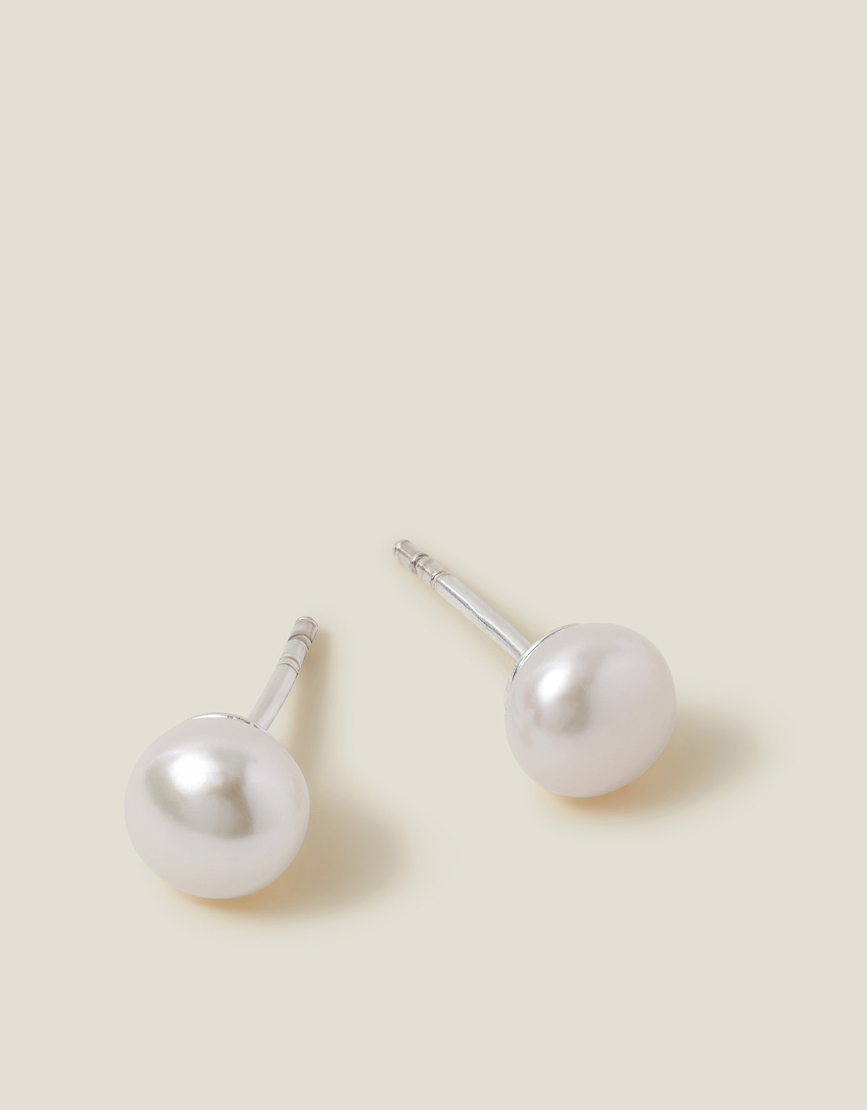 White Sterling Silver-plated Freshwater Pearl Studs, Size: 1x1cm, Women's - Accessorize