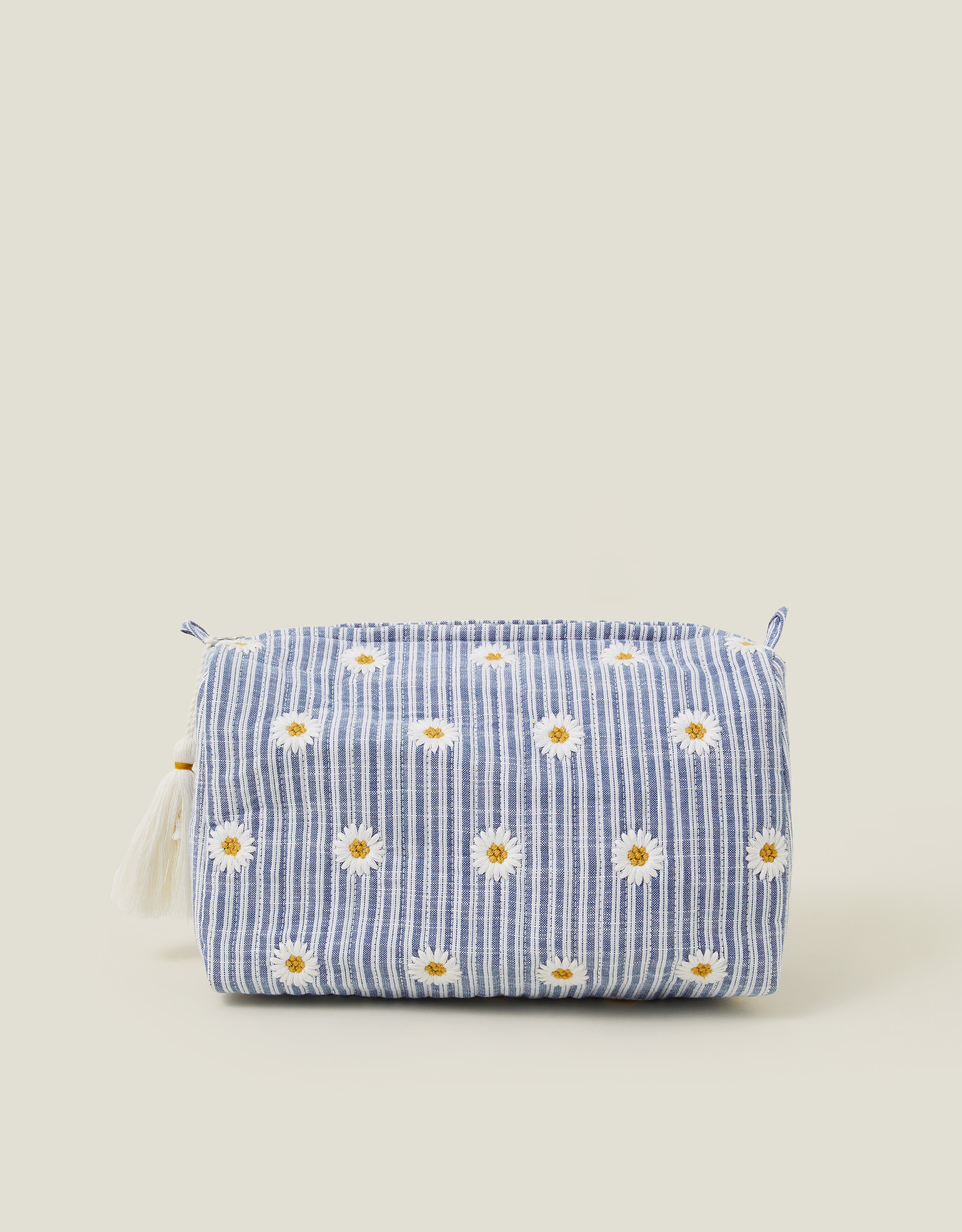 Red Large Daisy Embroidered Wash Bag - Accessorize